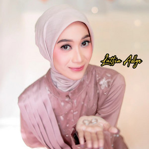 Lutfia Adlyn - Figurinha Coy