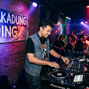 Ilham Fvnky Rmx - EE SAKADUNG KADING