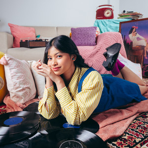 Shakirra Vier, Yovie Widianto - Malam Mingguku