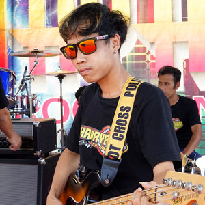 Apri Al Ghifari - Kecewa - Remix