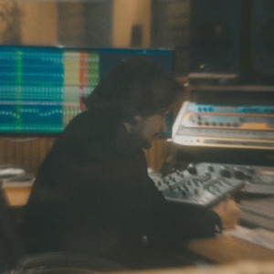 Adrijati Indi, Sarah Menzel - temu