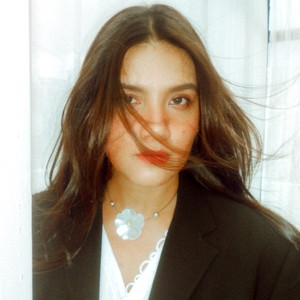 Monita Tahalea - Seketika