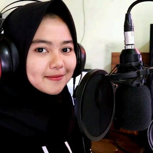 Aan Anisa - Gembleng Kaen Ayu Kita - Cover