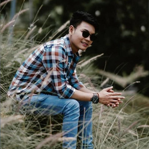 Tri Suaka - Cinta Terpendam