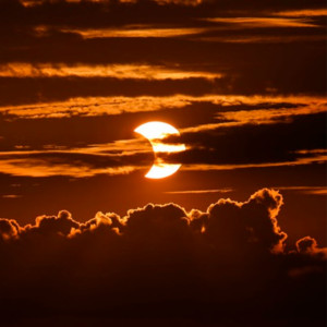 Aisy4h - Ibuu (Kaulah Wanita Yang Mulia)