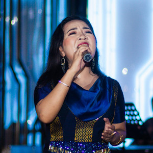 Averiana Barus - Mbuah Page