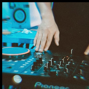 DJ PARNA - ILUH I BANDARA